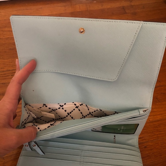 Kate Spade Travel Wallet - Picture 3 of 5